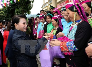 Chủ tịch Quốc hội Nguyễn Thị Kim Ngân chúc Tết quân và dân vùng biên giới Quảng Ninh